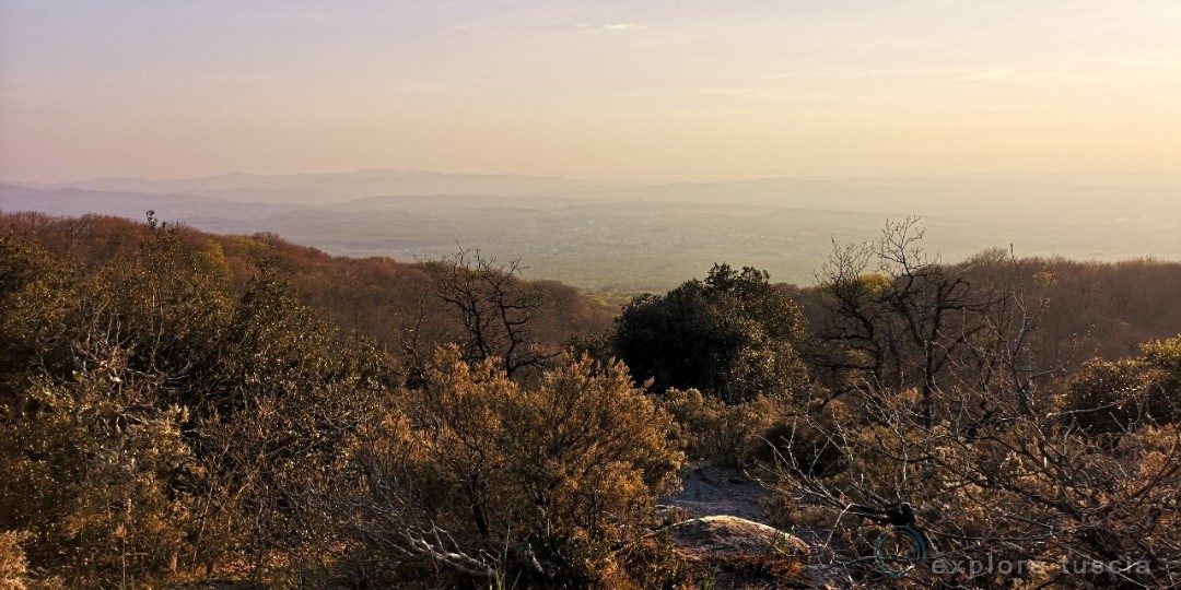 Tuscia – crepuscolo sul paesaggio Etrusco