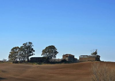 Tuscania-Casale-nei-pressi-della-torre-e-dei-terreni-dellimpianto